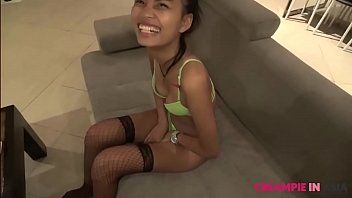Afspelen Tiener Thais meisje ongecensureerde sperma creampie
