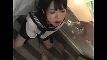 Reproduzir Encontrar código AV / estudante japonesa com garganta profunda