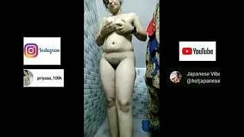Putar Jika suami saya tidak meniduri saya, saya akan membuat video saya di kamar mandi dan mengirimkannya ke pacar saya.