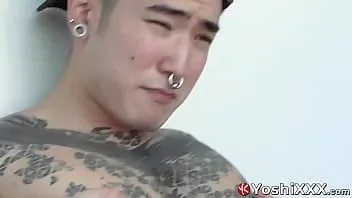 Reproducir Perforado yoshi kawasaki juego extremo con consolador y prolapso anal