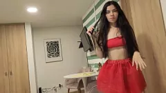 play Latin Tanrıça kırmızı etek Noel Dilekini Alır: Büyük Bir Dick