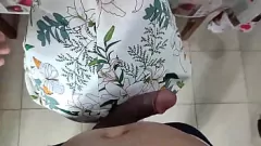 Reproduzir Hung Stud satisfaz a dona de casa latina insatisfeita