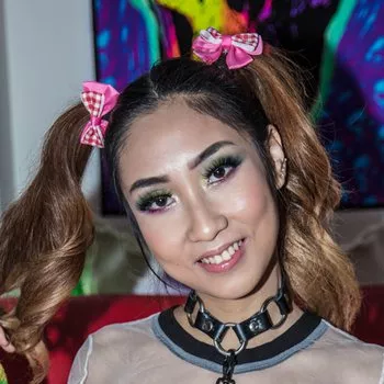Pornostar Eva Yi