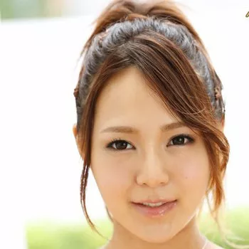 Pornstar Yukina Momota